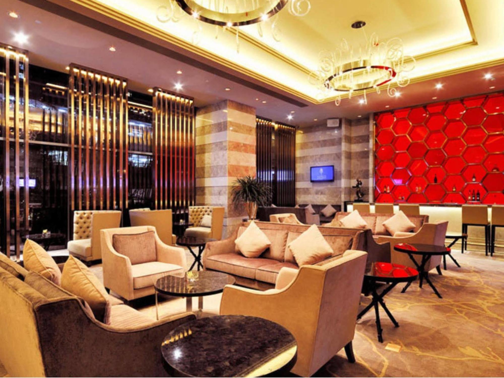 Royal Suites & Towers อู่ฮั่น ภายนอก รูปภาพ